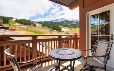 Photo 3 - Luxury 1 Bedroom Condo with Slopeside View