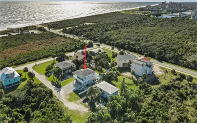 Photo 4 - Beach Arcade 4BR Home with Pool & Grill-Sleeps 12