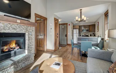Photo 2 - Beautifully Updated Mountain Chic Condo