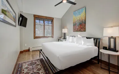 Photo 5 - Beautifully Updated Mountain Chic Condo