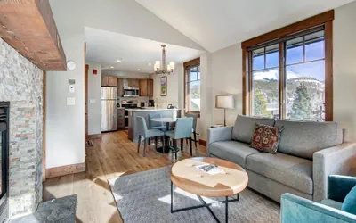 Photo 3 - Beautifully Updated Mountain Chic Condo