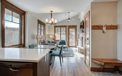 Photo 4 - Beautifully Updated Mountain Chic Condo
