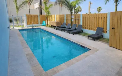 2 Level 3BR Townhome | Best Value | Sleeps Ten