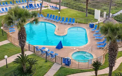 Photo 2 - Resort-like beachfront " Heated Pool "