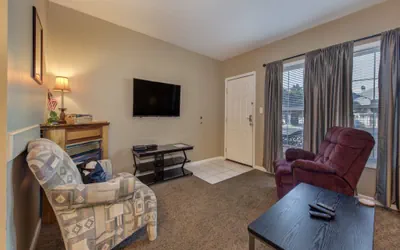 Photo 5 - Colonial Crest Condo Unit #113