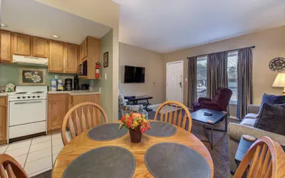 Photo 4 - Colonial Crest Condo Unit #113