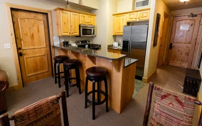 Photo 4 - Silverado Lodge - 1 BR Suite, King Bed & Pool View Save 20% on 7+ Nights!