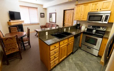 Photo 5 - Silverado Lodge - 1 BR Suite, King Bed & Pool View Save 20% on 7+ Nights!