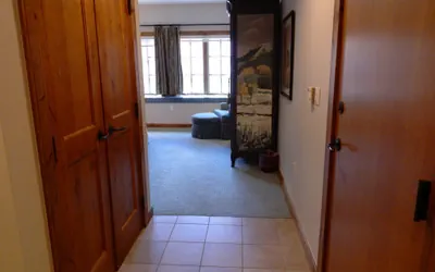 Photo 4 - Modern King Room in Heart of Mt. Crested Butte