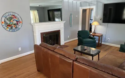 Photo 4 - Naval Base Home - 5BR/2BA - Wi-Fi, Pet Friendly, Parking, Extended Stays Welcome