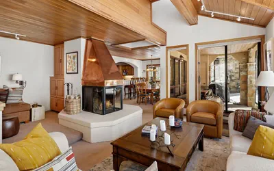 Photo 2 - Ski-In/Ski-Out Luxury Townhome with Stunning Views