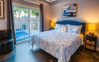 Photo 5 - 1st floor Condo 75 Steps to Beach - Pool - Pet Ok