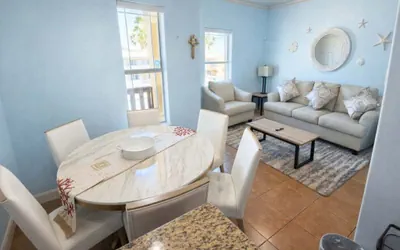 Photo 4 - Near Beach - 2nd Floor - Pool - Walk to All