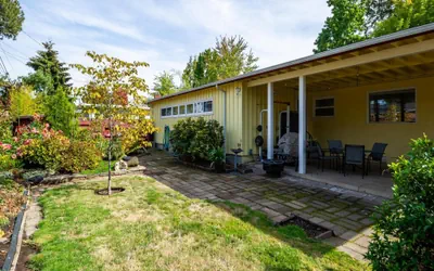 Sunflower Studio - 7 Minutes to UO & 4 Minutes to Downtown
