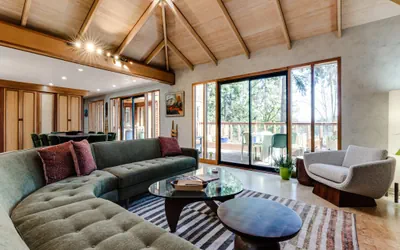 Photo 2 - Lumbermill Modern-Zen Retreat w/Game Room Near UO