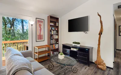 Photo 4 - Wake Robin House - Comfortable & Close to Campus