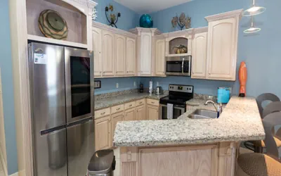 Photo 3 - 2BR Pool, 200 Steps to Beach, High Ceilings SPI