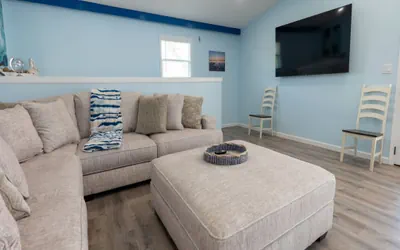 Photo 5 - New 5BR Remodel, Heated Pool, Gameroom, up to 20