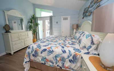 Photo 5 - Authentic Near Beach House - Sleeps 16 - 5 Bedr