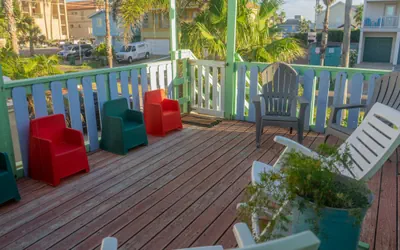 Photo 4 - Authentic Near Beach House - Sleeps 16 - 5 Bedr
