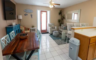Photo 5 - New 3BR Townhome, Heated Pool, Beach Steps SPI