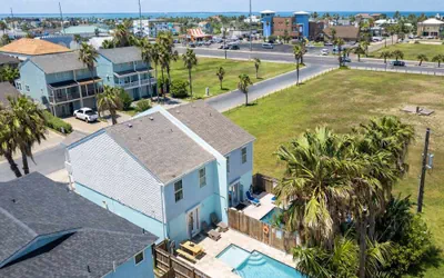 New 3BR Townhome, Heated Pool, Beach Steps SPI