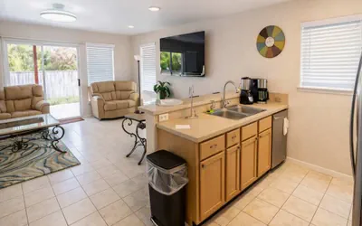 Photo 3 - 3BR Townhome, Steps to Beach, New Remodel SPI