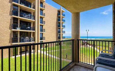 Photo 4 - Sea Vista Beachfront 3BR - Heated Pool