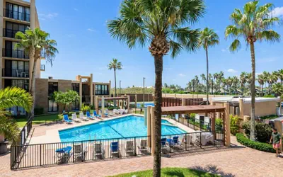 Sea Vista Beachfront 3BR - Heated Pool
