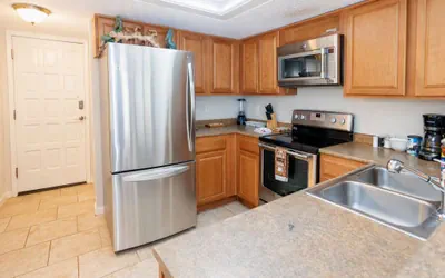 Photo 3 - 2BR Half Block to Beach, Garage, Heated Pool