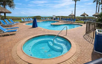 Photo 2 - "Beachfront Hotspot" New Furnishings "Pool" 1s