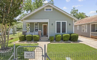 Photo 3 - 1929 Craftsman Charmer