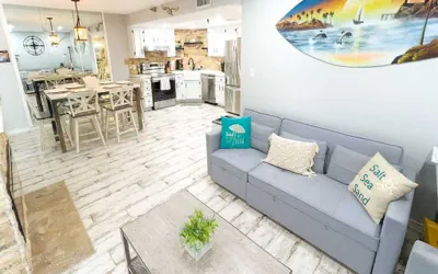 Photo 4 - Sweeping 5th Floor Views " Direct Beach " Remodele