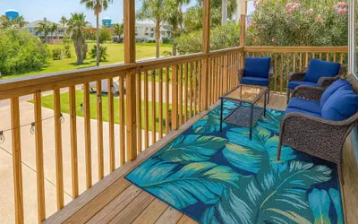 Photo 5 - * Bay View  Great Deck *2 levels  & 3 bedr * Pool