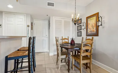 Photo 4 - Vintage Ocean View Paradise - 1BR - Beachfront