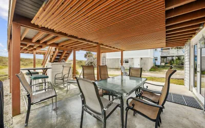 Photo 4 - Spacious Beachfront Duplex - Dog Friendly - Downstairs | 124 S Fletcher