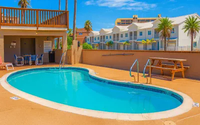 1st Floor 2BR | 250 Steps to Beach | No Stairs SPI