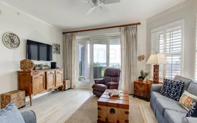Photo 5 - Ocean Place Condo with Direct Access to the Beach