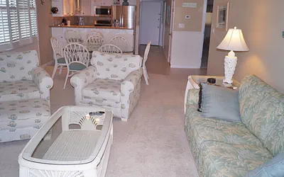 Photo 4 - Ocean Hideaway 611