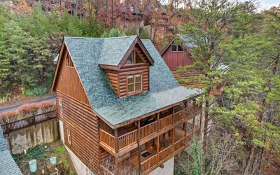 Photo 5 - Spacious Mountain Cabin Perfect for Relaxing