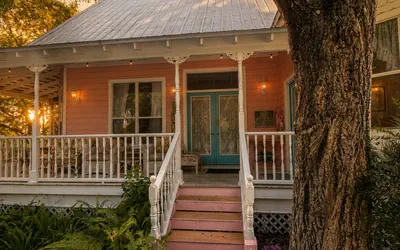 Photo 3 - The Pink House | Sleeps 10 | 2-minute walk from Seaside/Beach