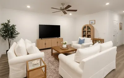 The Salty Piper | Large home Sleeps 12