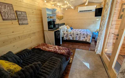 Photo 4 - Brand New Cozy Spruce Cabin - Couples Getaway, The Caverns, Waterfalls, Hiking Trails