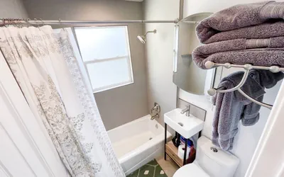 Photo 3 - Cozy Hillcrest Hideaway near Scripps Mercy