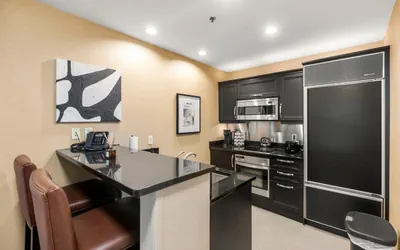 Photo 3 - Perfect Condo on Las Vegas Strip w/ Jacuzzi Tub!