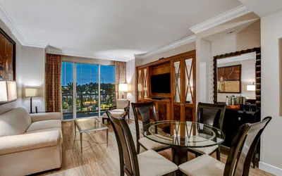 Best Location! MGM Signature Suite w/ Sphere View