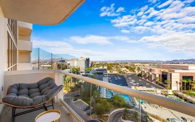 Photo 4 - The Joker Suite On LV Strip/LazyRiver/Remodeled