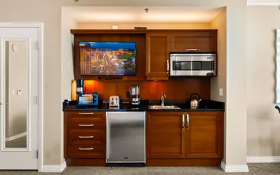Photo 2 - Signature Studio | No Resort Fee & Pool