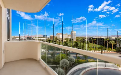 Photo 5 - Sphere View King Suite|On Strip| Lazy River/POOL!