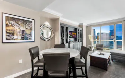Photo 3 - Strip View Suite|On LV Strip w/Balcony/LazyRiver
